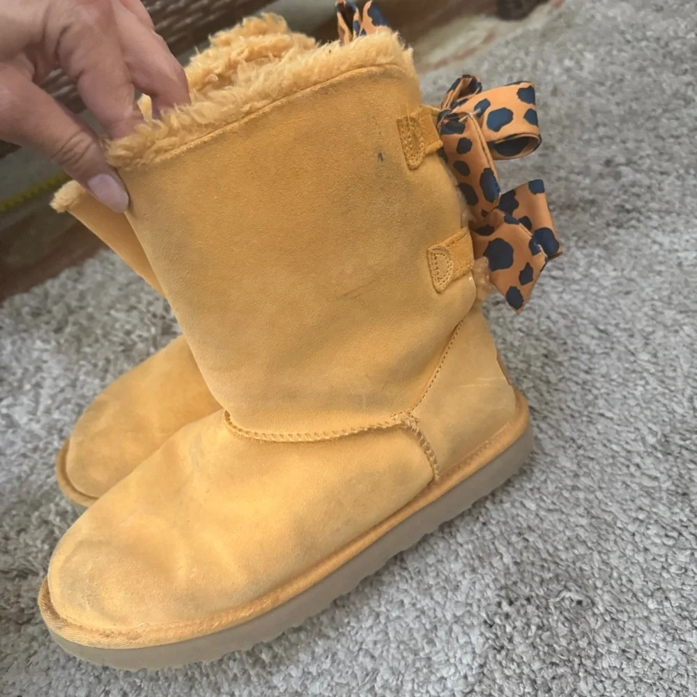 UGG BAILEY BOW RETRO SPOTS SWEET POTATO SUEDE WINTER WOMEN'S BOOTS SIZE US 8 - Picture 10 of 10